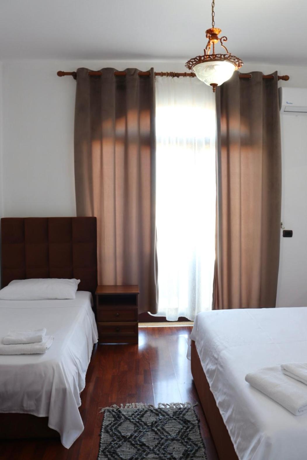Grand Hotel Krujë Eksteriør billede
