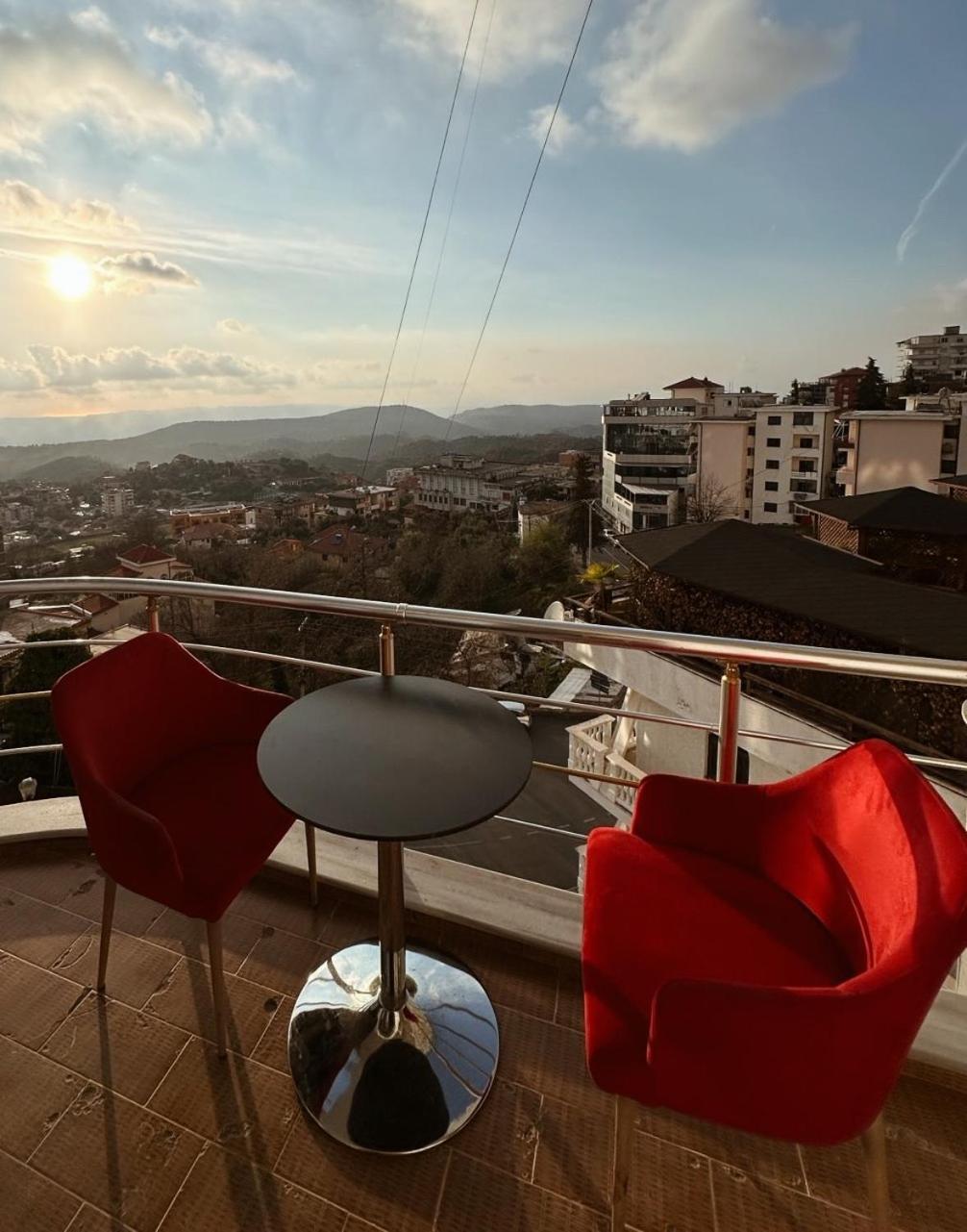 Grand Hotel Krujë Eksteriør billede
